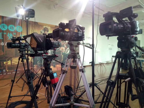 深圳影视公司每个摄影师熟练操作多种摄影机,网红幕后的专业团队